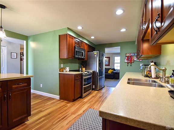 3rd image of 1602 Edenwood Dr