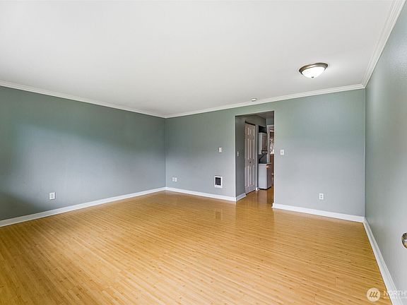 4th image of 9811 Whitman Avenue SW #17