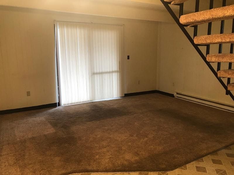 2nd image of 2533 Courtright Rd