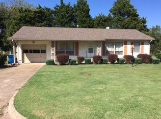 932 W Main St, Cherryvale, KS 67335