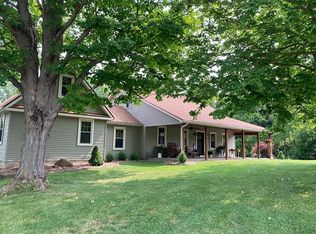 2763 Lake Rd, Clark, PA 16113