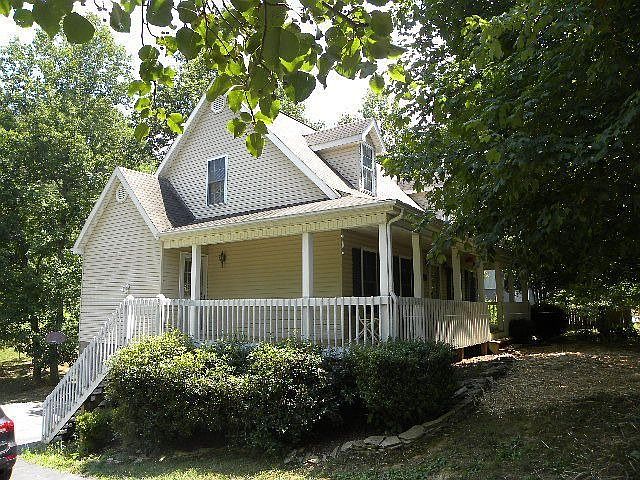 1st image of 153 Vanderbilt Dr