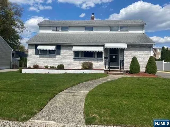 50 Oak Ridge Rd, Clifton, NJ 07013