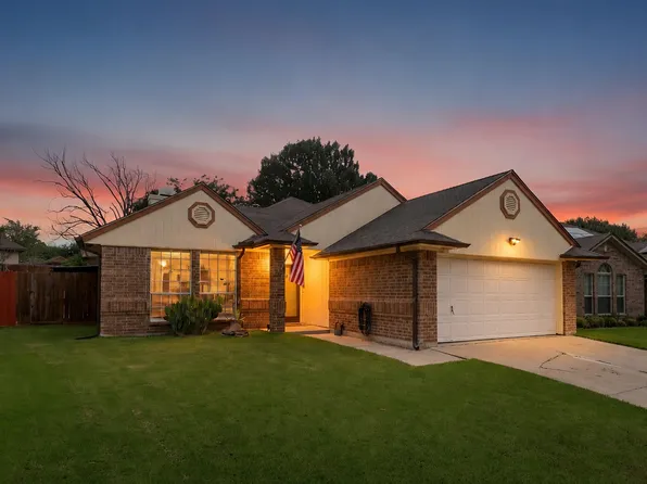 204 N Flaxseed Ln, Fort Worth, TX 76108