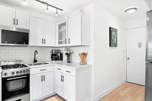 Sold by Compass | media 3