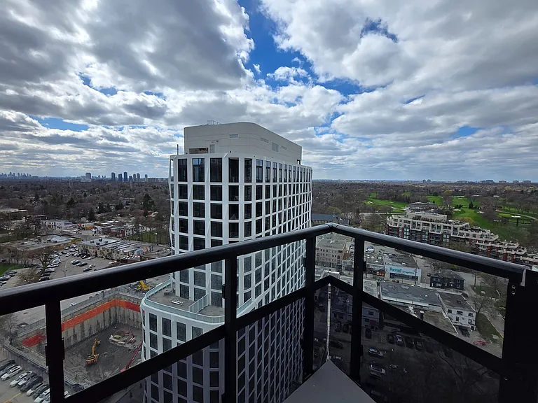 60 Central Park Dr #2110 — Photo 8
