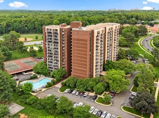 7401 Westlake Ter APT 1616, Bethesda, MD 20817