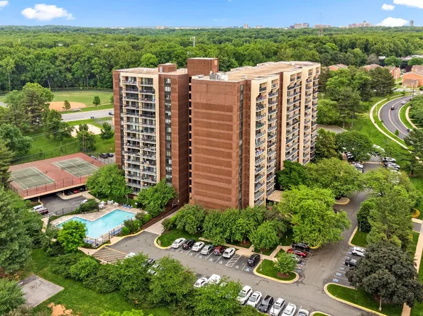 7401 Westlake Ter APT 1616, Bethesda, MD 20817