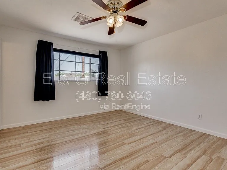 1308 W 6th St — Photo 11