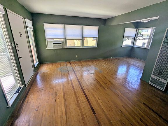 2nd image of 1925 Palmerston Pl #1