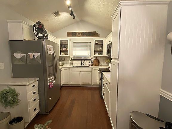 3rd image of 669 Morgan Hills Dr