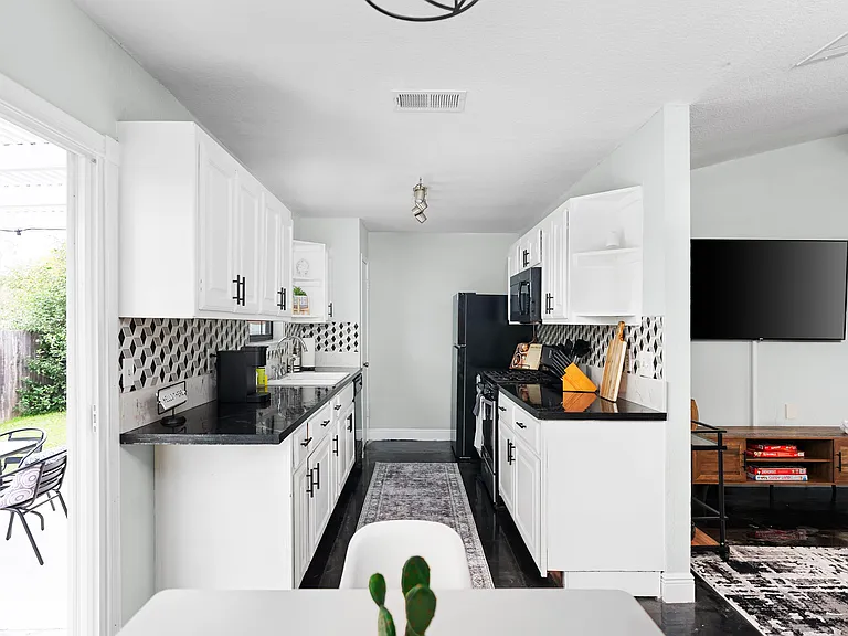500 Egger Ct — Photo 6