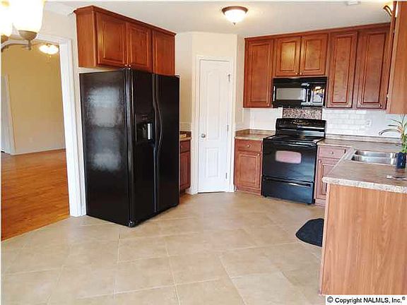 4th image of 2551 Marjorie Ln SW