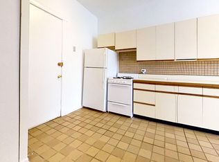 4653 N Malden St #3E, Chicago, IL 60640