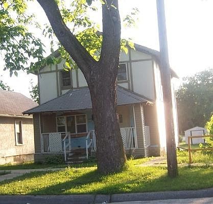 1st image of 865 N Rosewood Ave