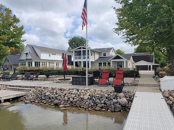 2nd image of 529 S Shore Dr