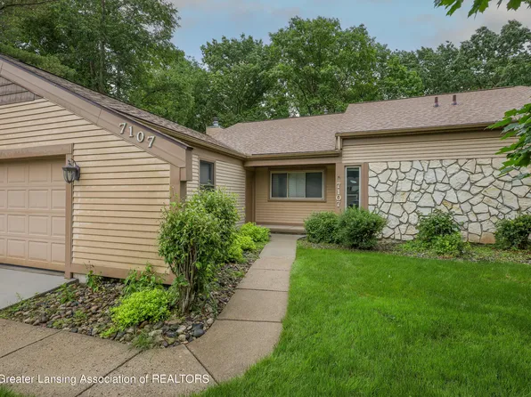 7107 Medallion Dr, Lansing, MI 48917