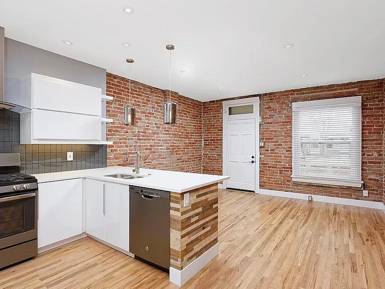 3638 N Williams St — Photo 5