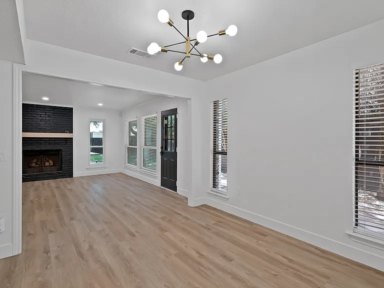 4021 San Mateo Dr — Photo 9