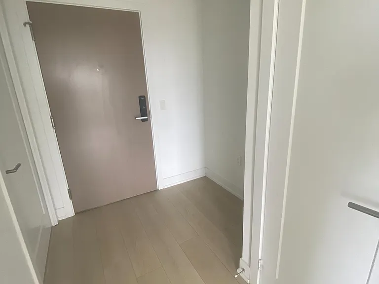 585 Bloor St E #2416 — Photo 5
