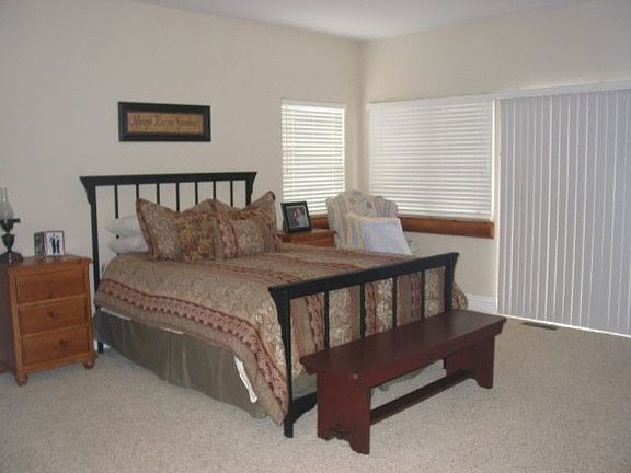 3rd image of 28276 Geneva Ln