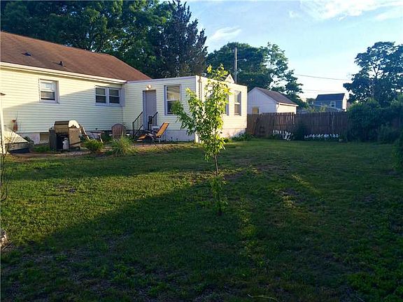 3rd image of 1227 Narragansett Pkwy