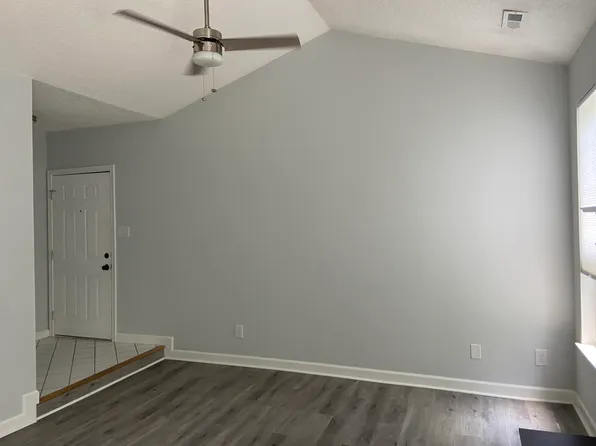 3205 Jade Ct APT 301, Virginia Beach, VA 23451