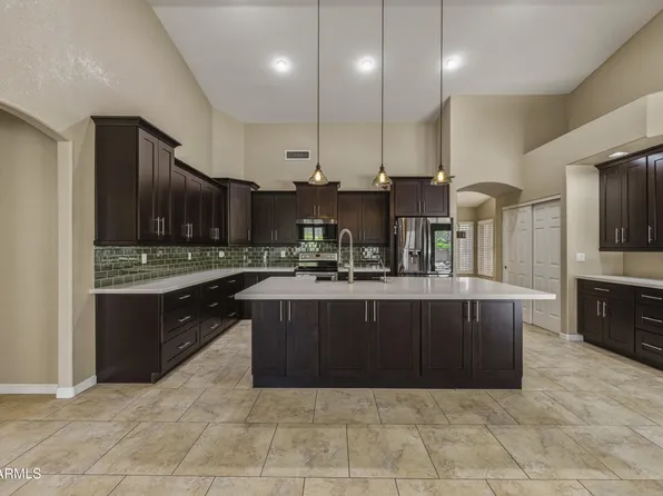 3861 E AMBERWOOD Drive, Phoenix, AZ 85048