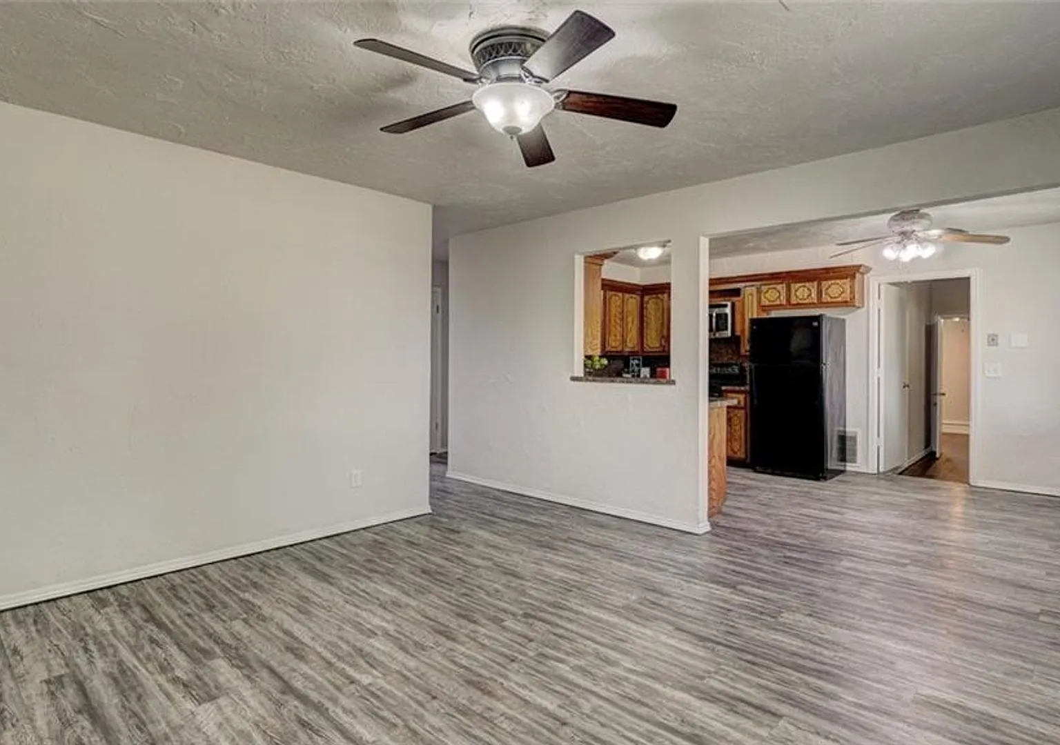 4 Bed 2 Bath-South Gate Addition of Moore, OK — Photo 3