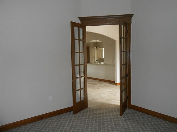 5th image of 620 SW Eden Pl