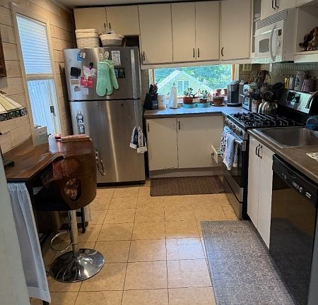 3rd image of 209 Wawayanda Rd