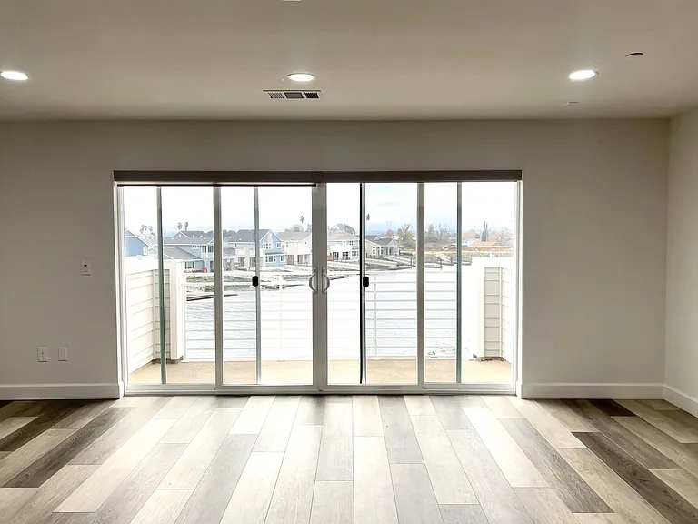 472 Halcyon Pl — Photo 15