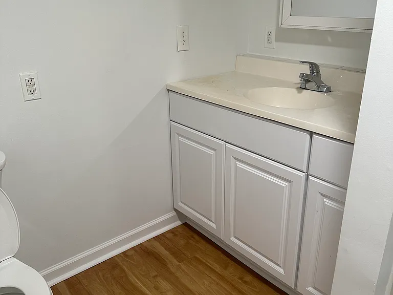 1407 N Main St — Photo 6