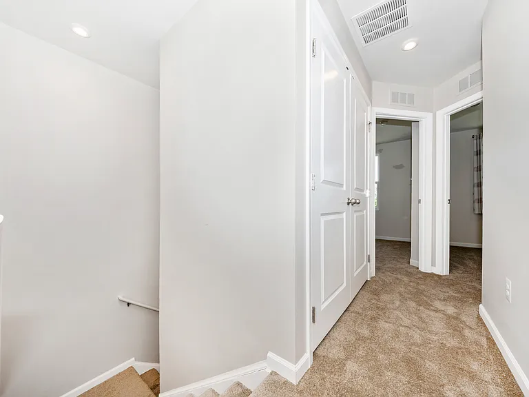 62 Rhea Dr — Photo 16