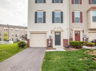 47 Creekside Ct, Falling Waters, WV 25419