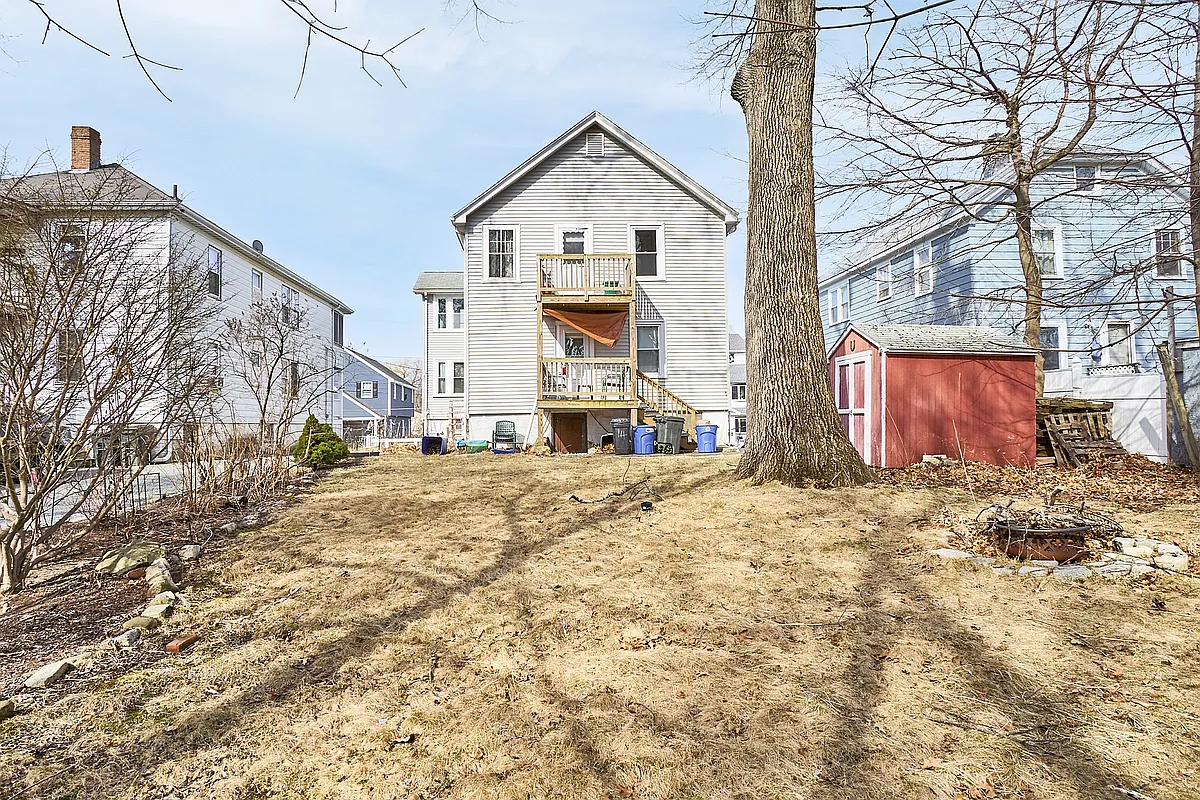 Building Photo - 14 Hillcrest Ave #1