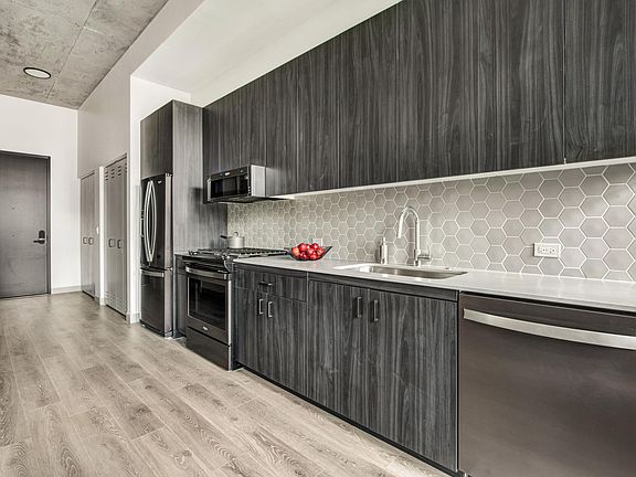 4th image of 23 W Superior St #310