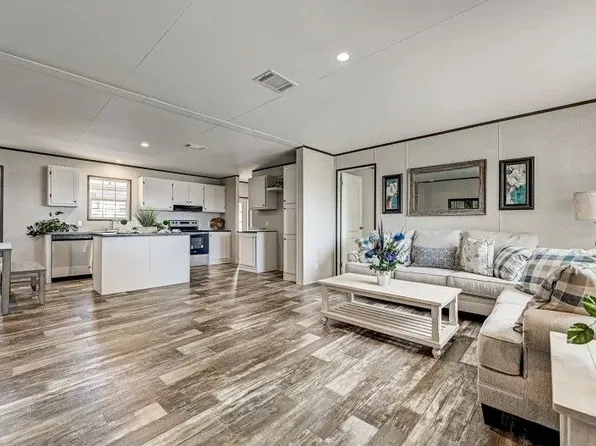 38703 Sheridan Rd #8, Beach Park, IL 60099