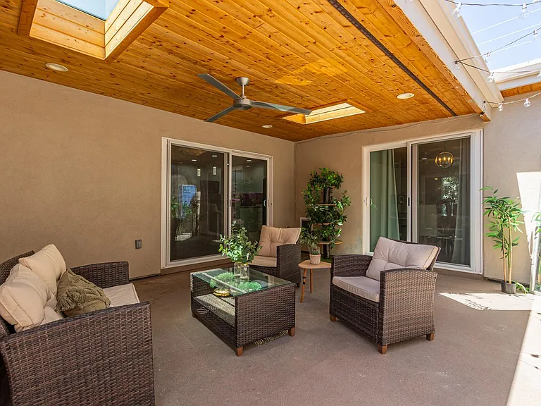 5913 E Thomas Rd — Photo 3