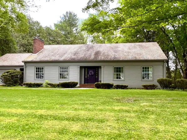 11 Acadia Street, Dexter, ME 04930