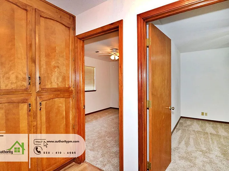 1744 Kildare Dr — Photo 17