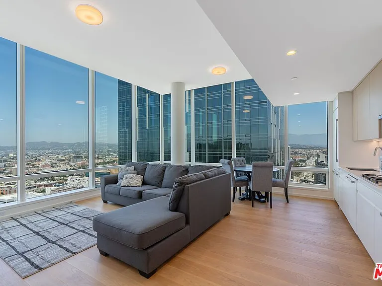 877 Francisco St #4202 — Photo 2
