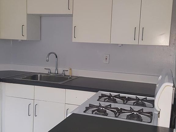 5th image of 4358 N Kenmore Ave #201