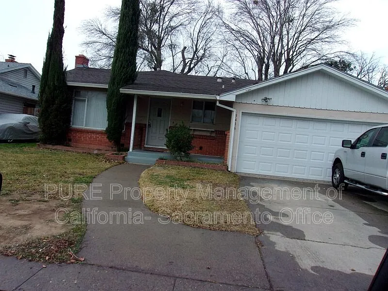 5416 McGlashan St photo 1
