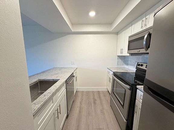 5th image of 2618 Cove Cay Dr Unit 105