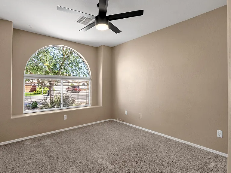 647 W Fremont Dr — Photo 12