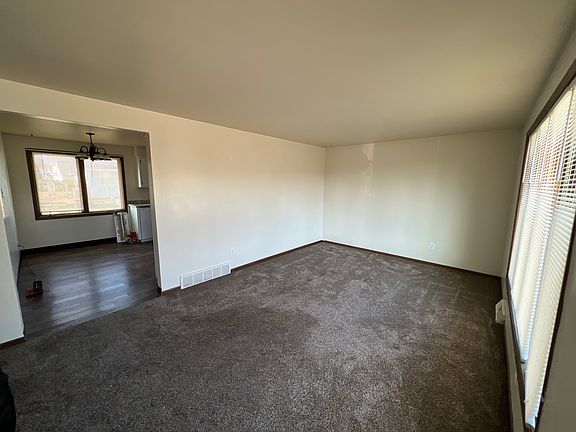 5th image of 2180 King James Dr