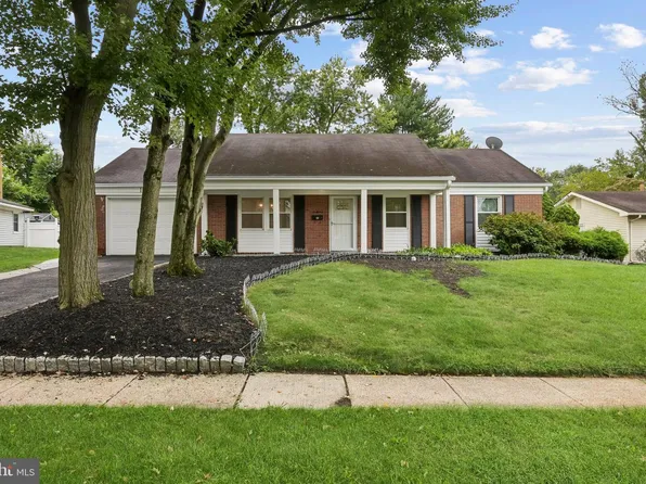 17 Topeka Pass, Willingboro, NJ 08046