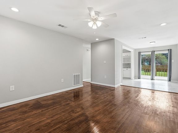4th image of 8915 Cloverhill Rd