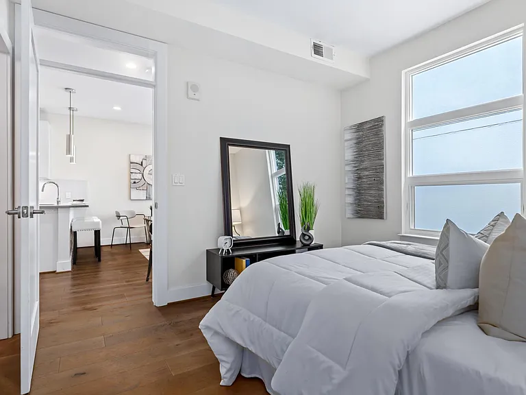 2337 Champlain St NW #209 — Photo 11